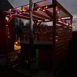 Gawra Nad Jeziorem - Całoroczne Nad Jeziorem Z Balią, Jacuzzi I Sauną, Kaszuby Apartament *