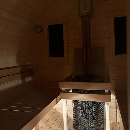 Gawra Nad Jeziorem - Caloroczne Nad Jeziorem Z Balia, Jacuzzi I Sauna, Kaszuby Lägenhet Sobącz