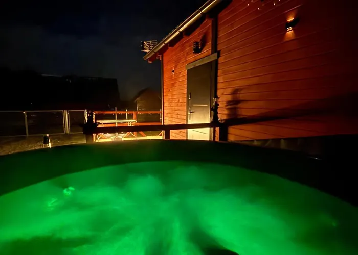 Gawra Nad Jeziorem - Caloroczne Nad Jeziorem Z Balia, Jacuzzi I Sauna, Kaszuby Sobącz